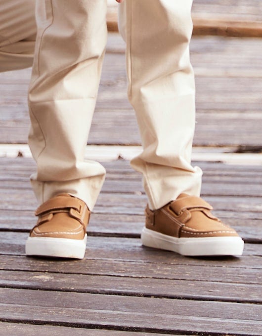 Zapatos elegantes para niño
