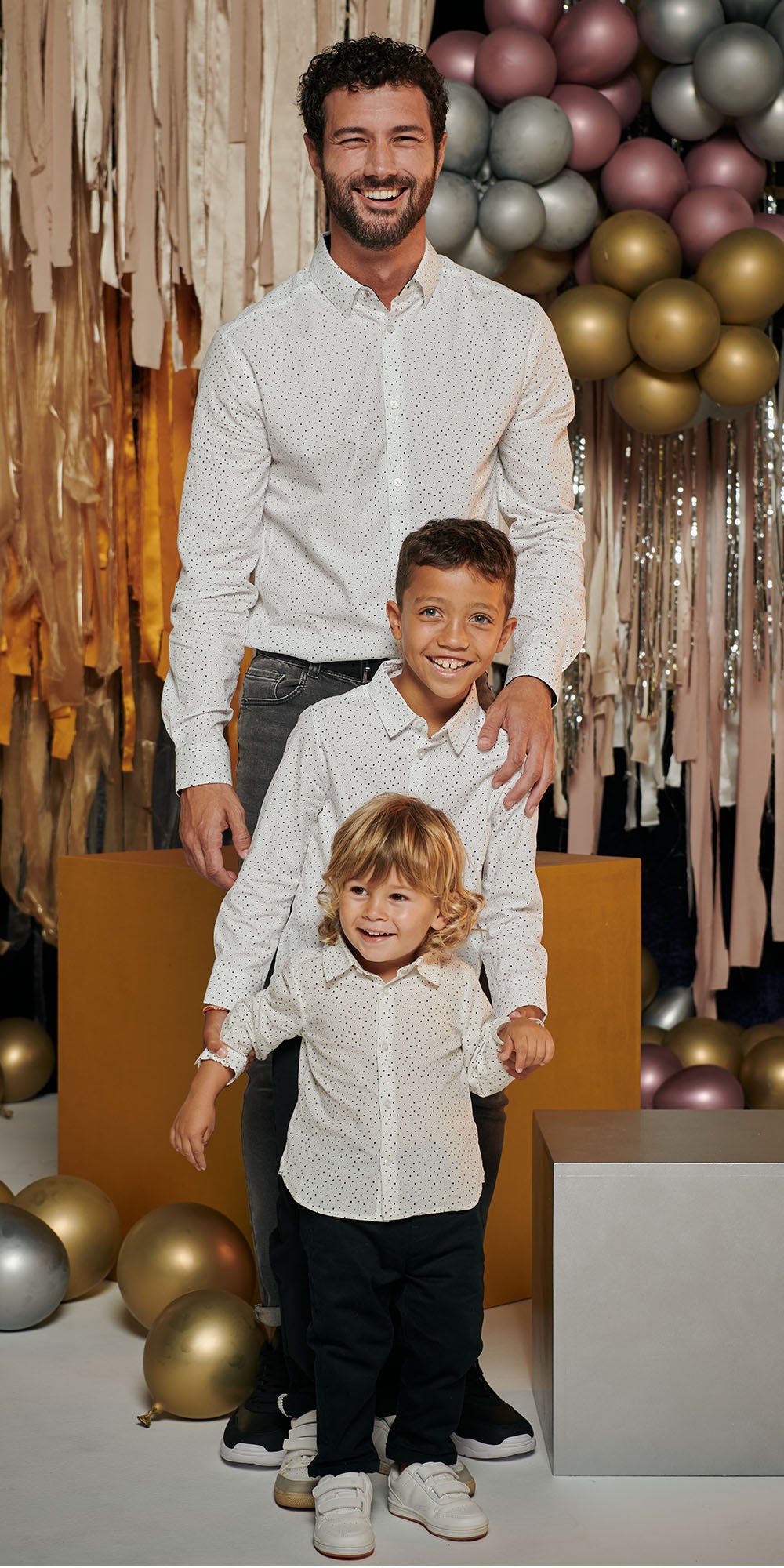 Ropa navideña, decoración y regalos de Navidad